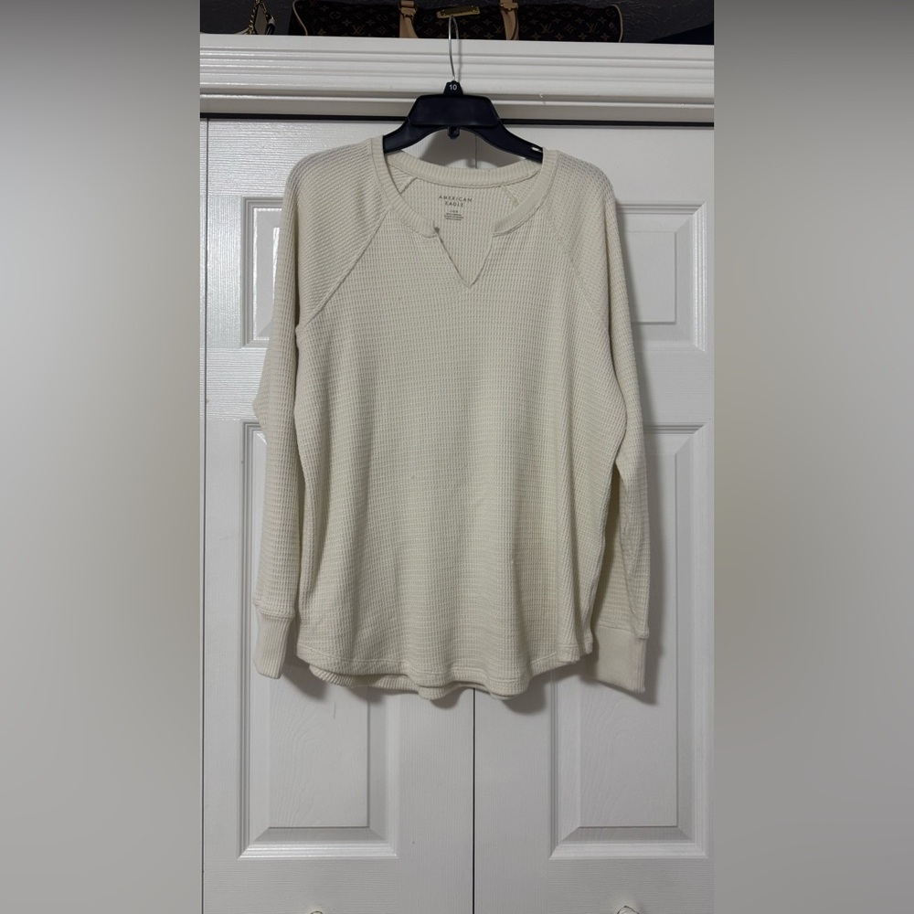 American Eagle Outfitters Men's Off-White Crewneck Sweater